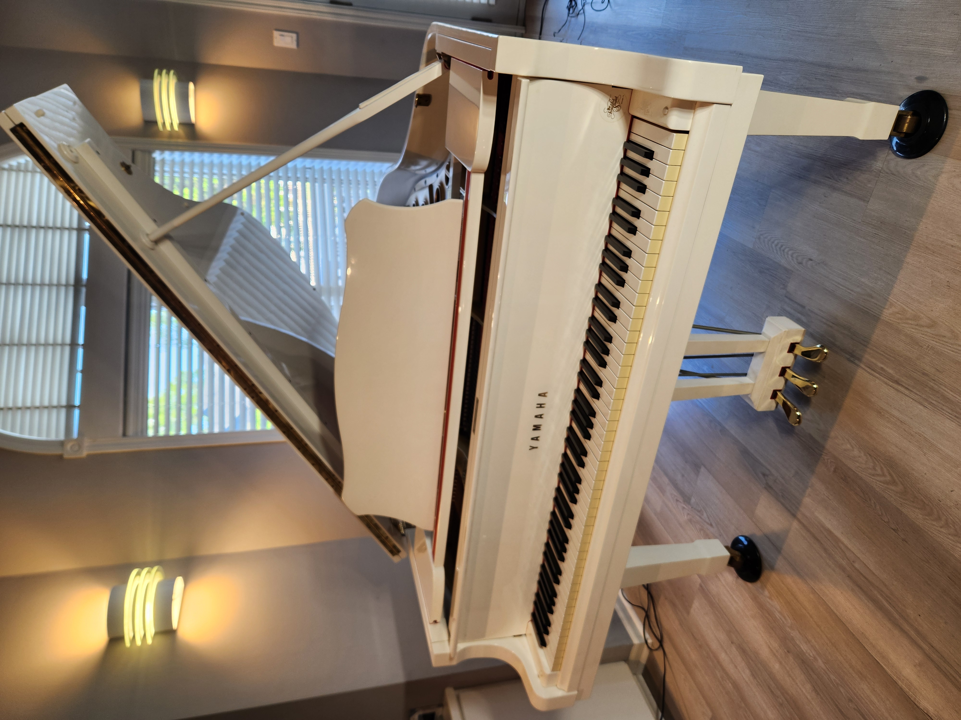 Snow White Yamaha G3 Piano Pristine