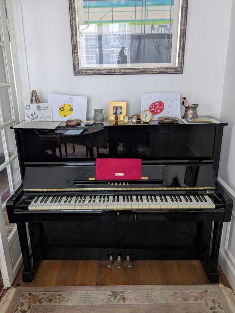 Yamaha U1 Piano Droit Noir Vernis – Très Peu Joué – Paris 19