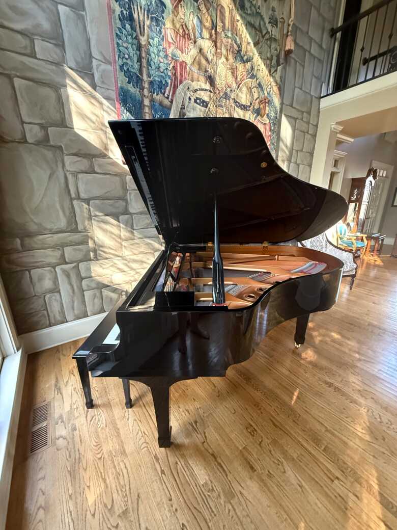Yamaha C2 Grand Piano (5’8”) – Made in Japan – Beautiful Con