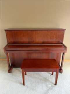 Samick JS-115C Upright Piano - Excellent Condition