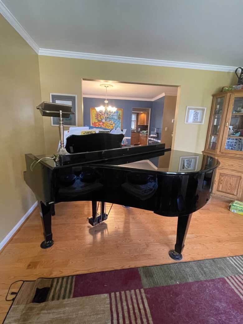 Young Chang Baby Grand Piano 4’10” Polished Ebony Good Condi