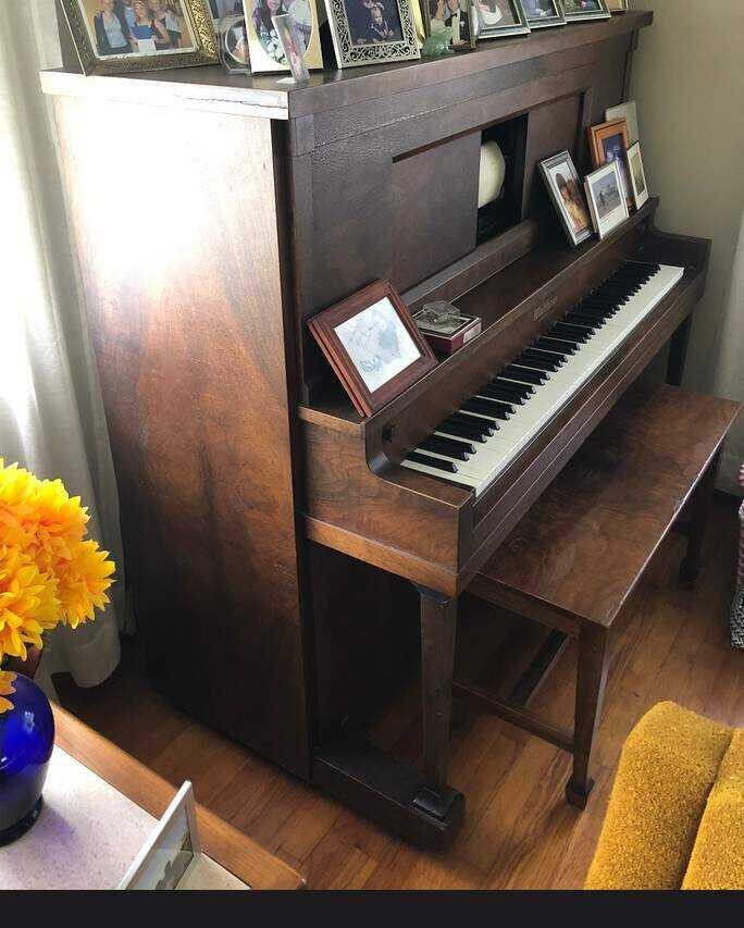 Waltham 1925 Antique Upright Player Piano w/Bench