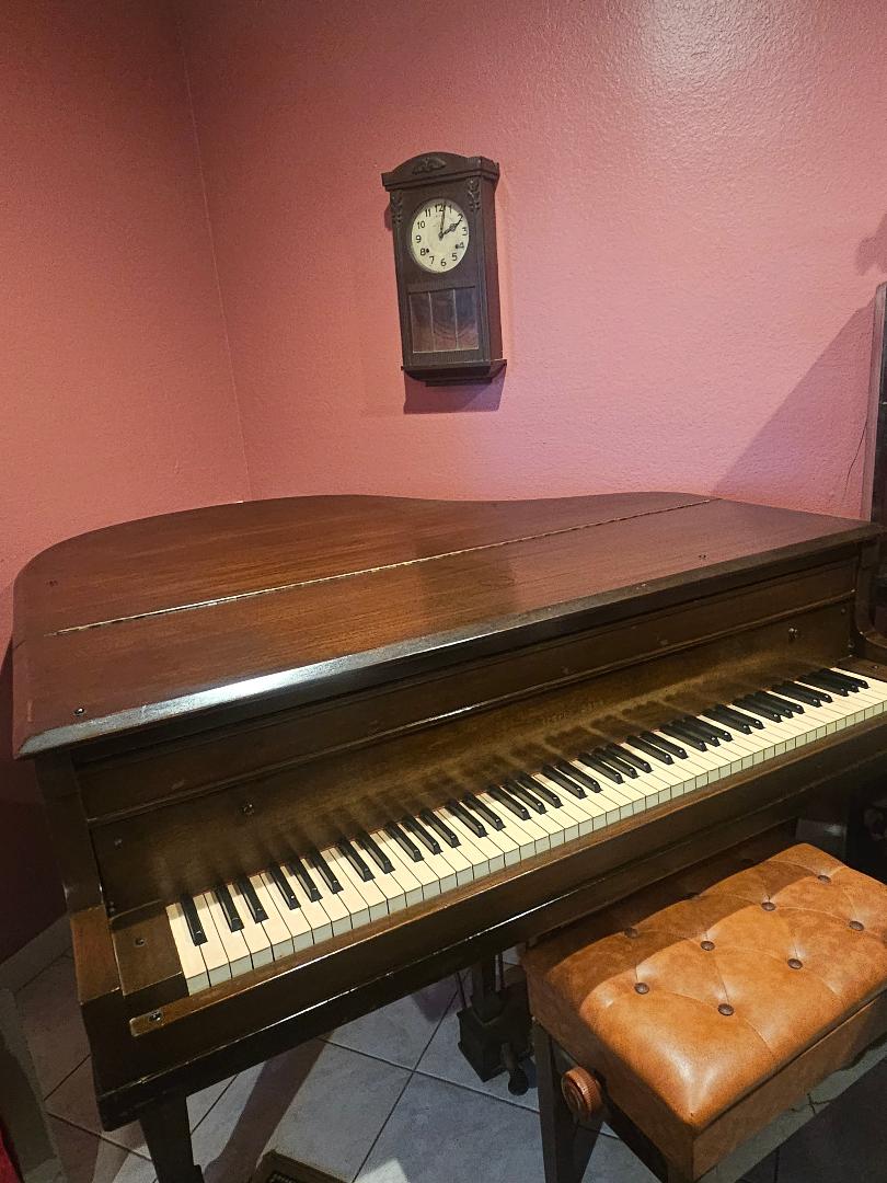 Collector's Baby Grand Paino