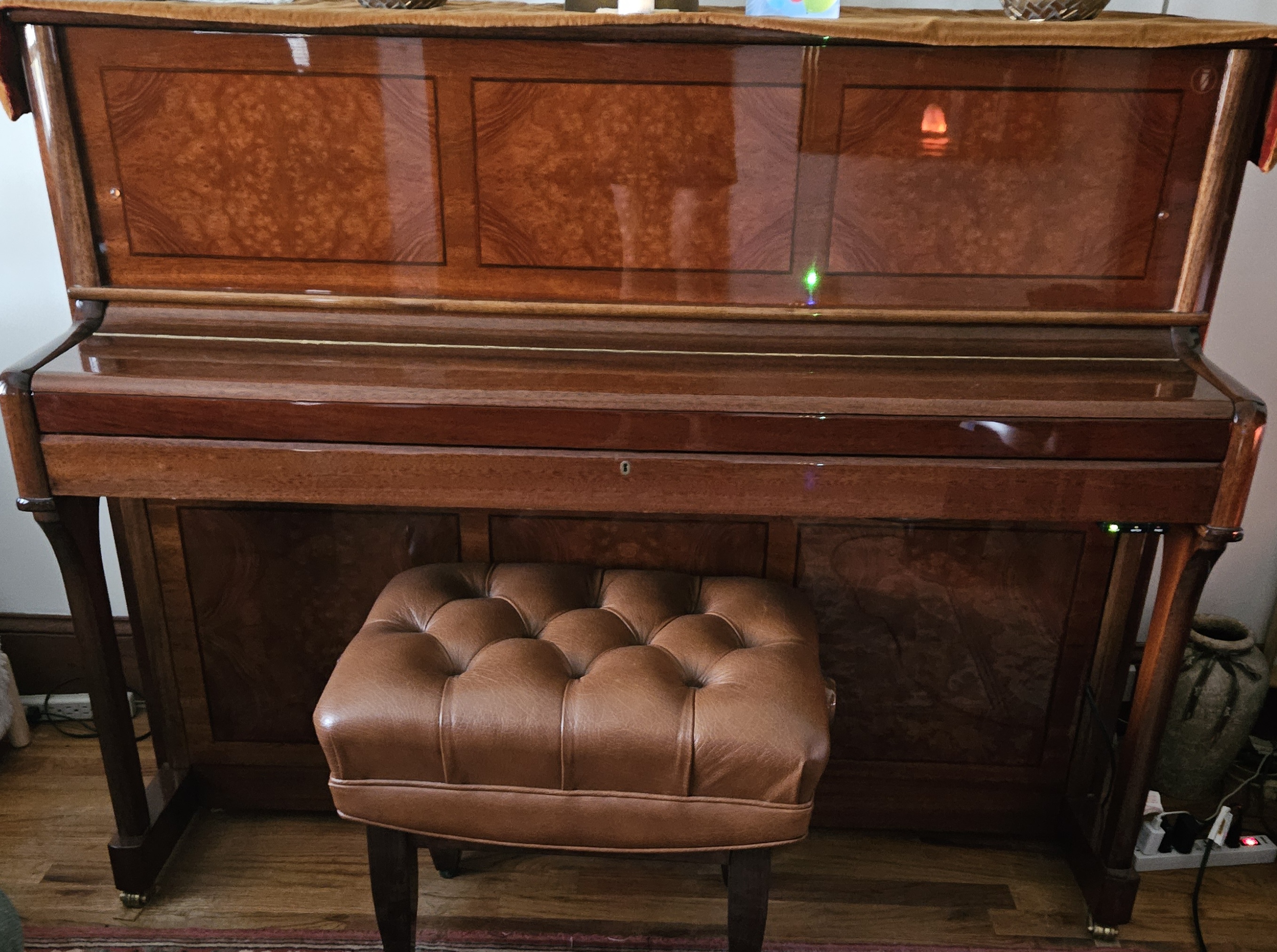 Beautiful Briar Walnut upright with Dampp Chaser 