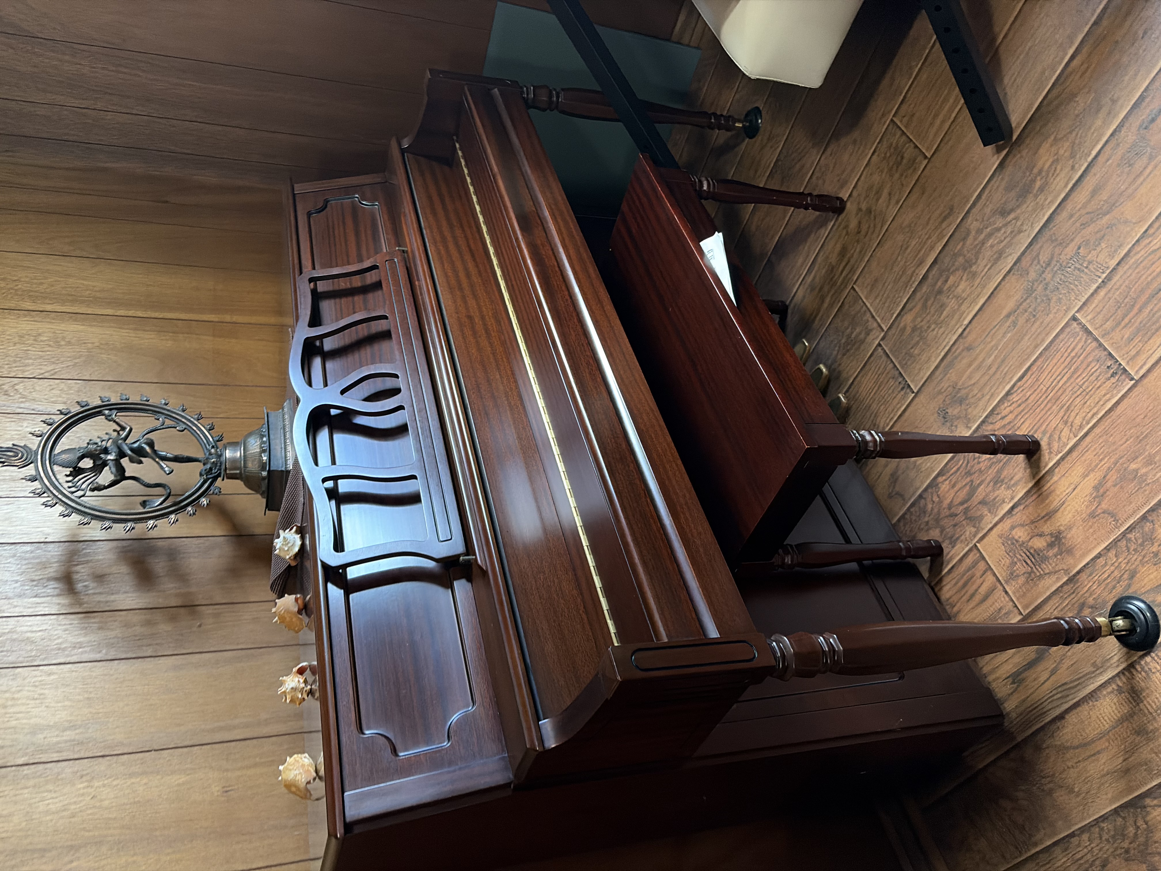 Used Looks new in excellent condition 