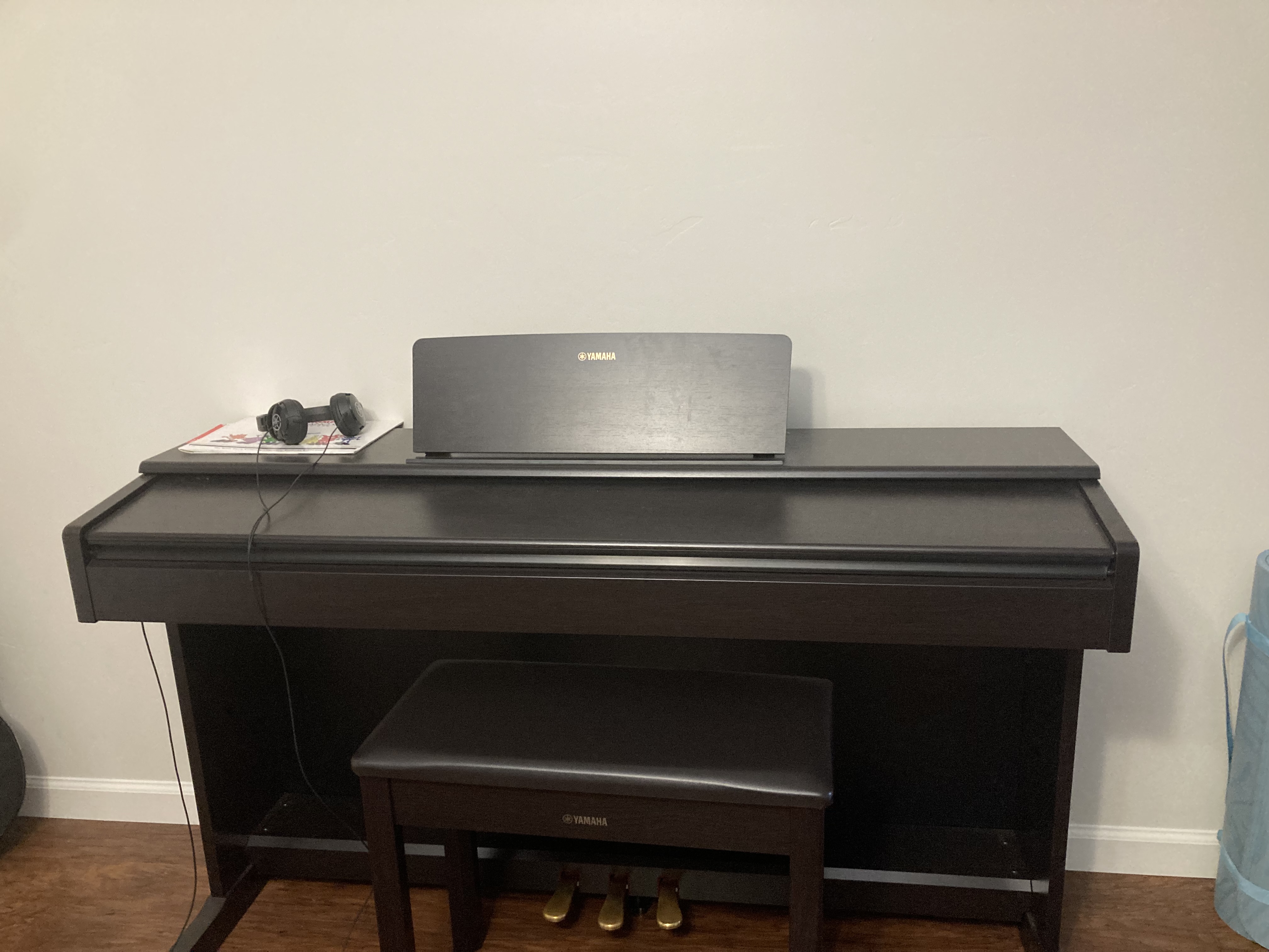 Yamaha Arius Series 88-Key Weighted Action Digital Piano