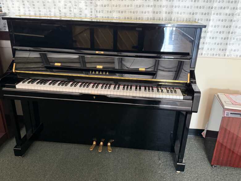 Yamaha U1 Like new