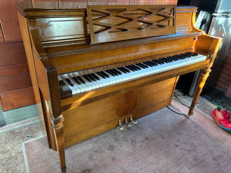 Used Yamaha Piano
