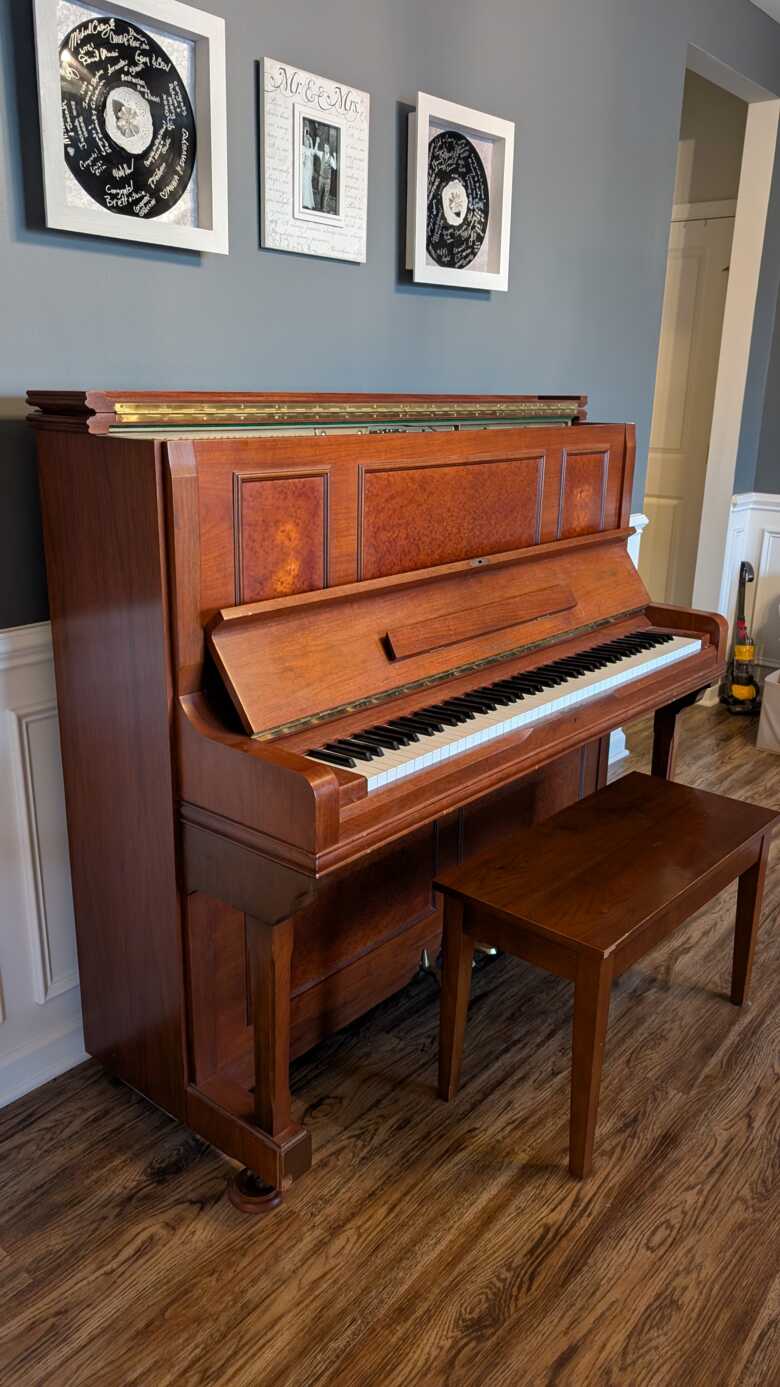 Beautiful Samick Upright 