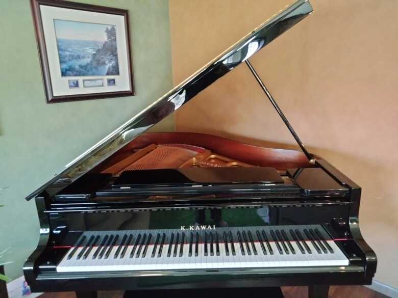 Beautiful Kawai GM-10K Baby Grand
