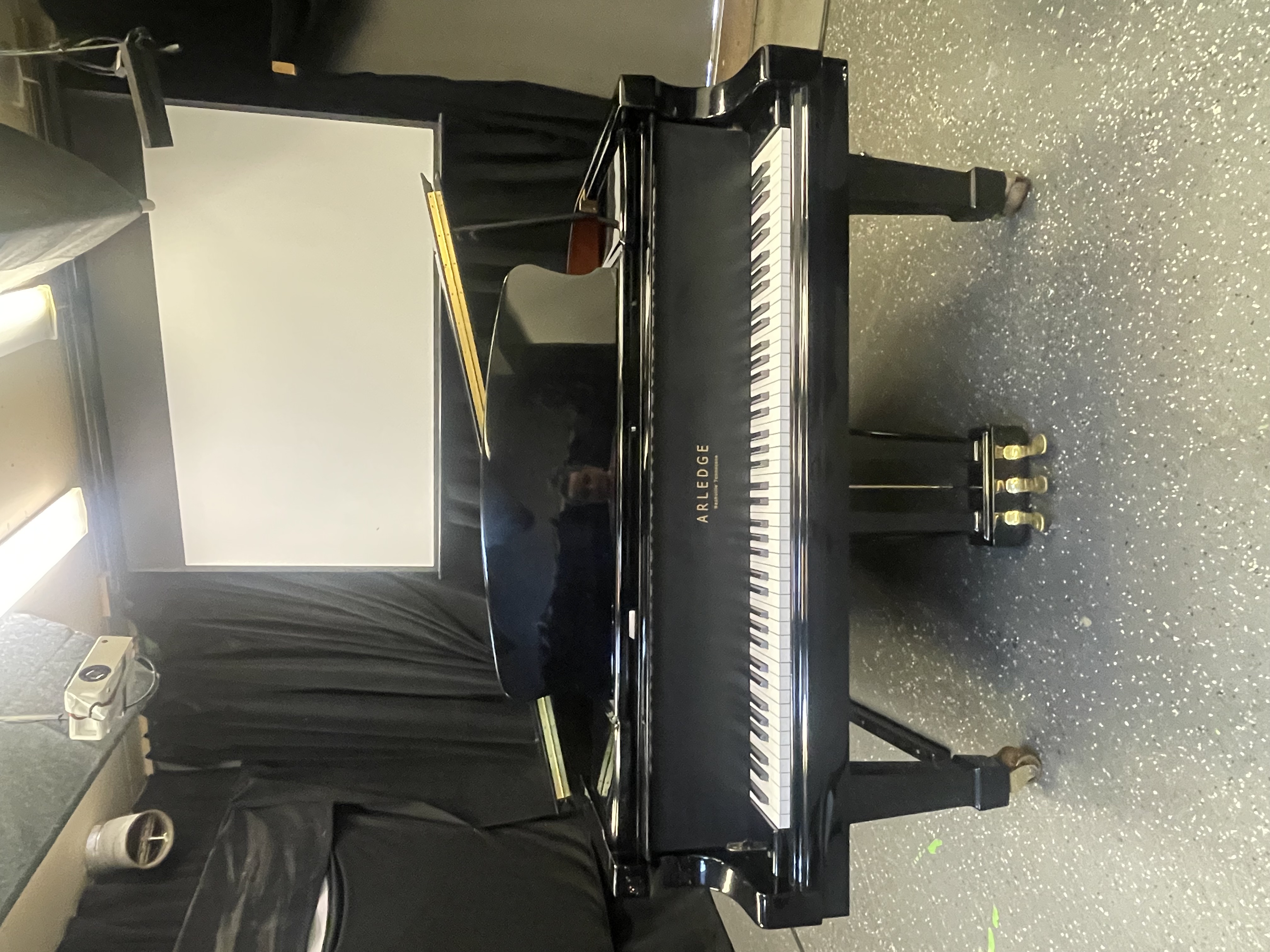 Custom Semi-Concert Grand Piano Comparable to Yamaha C7