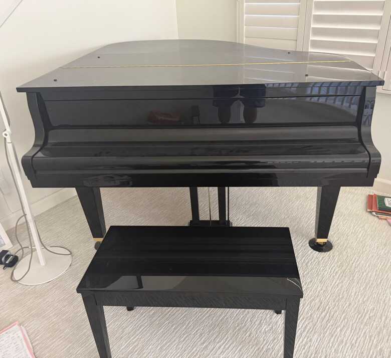 Kawai Baby Grand GL-10 Excellent Condition like brand new 