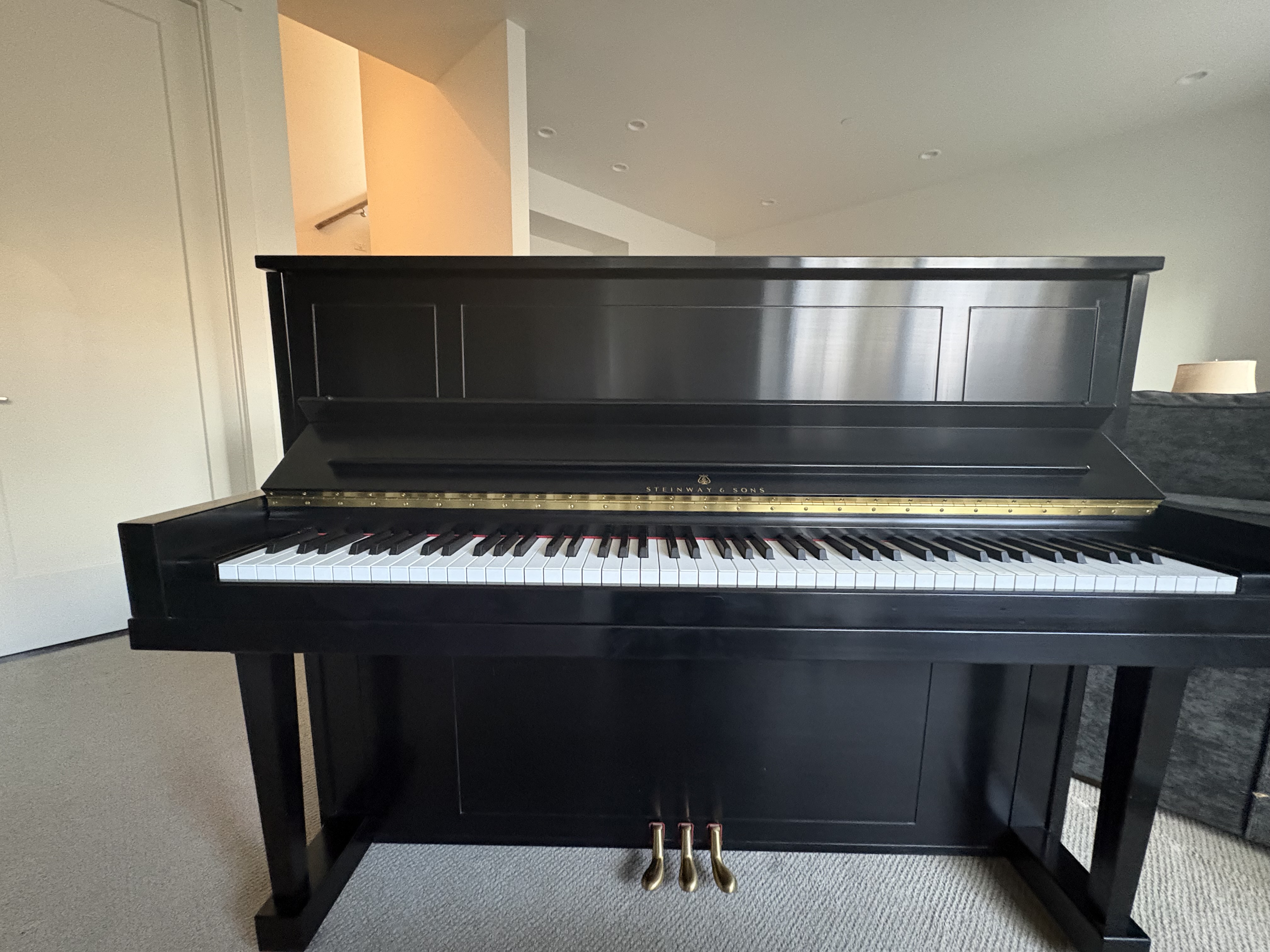 Steinway Model 1098 Vertical/Upright