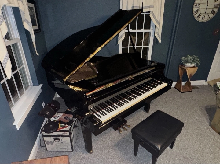 Yamaha G1 Grand Piano 5’ 3” Polished Ebony