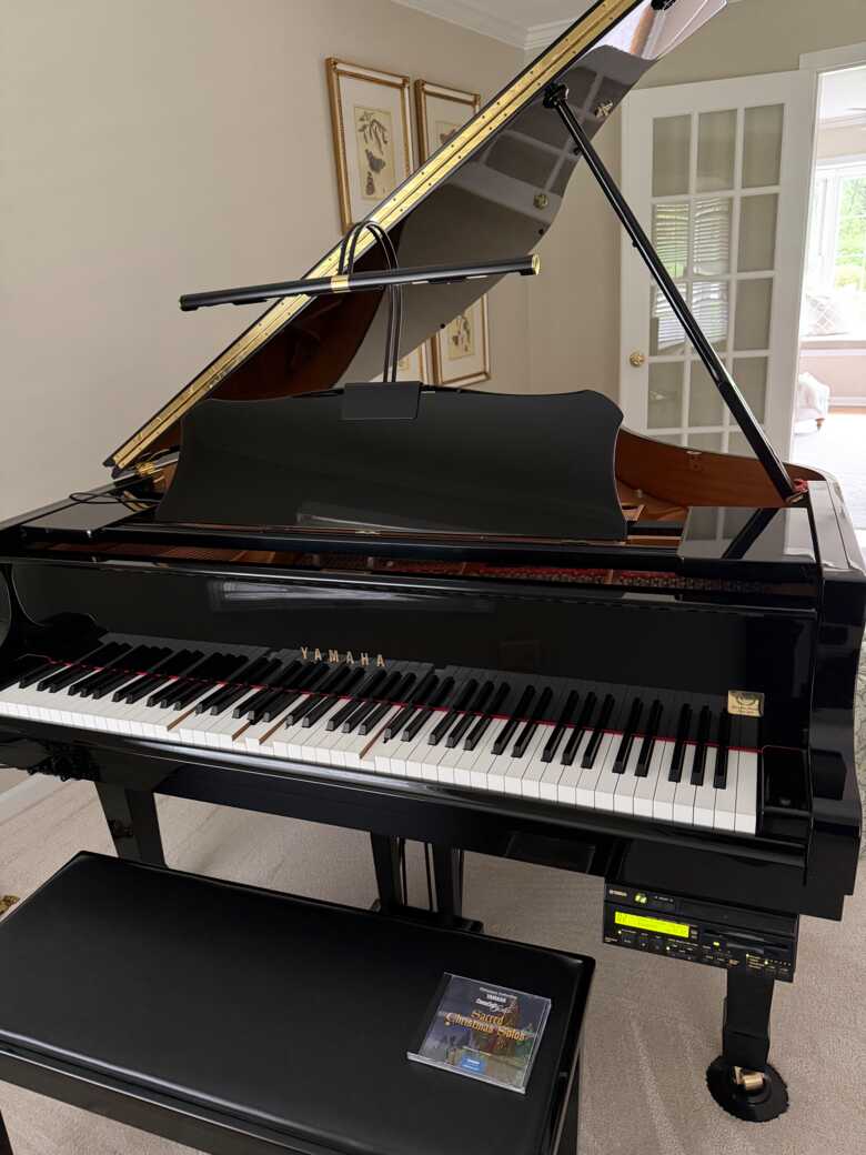Yamaha C2 Disklavier Grand Piano (5'8") Mint