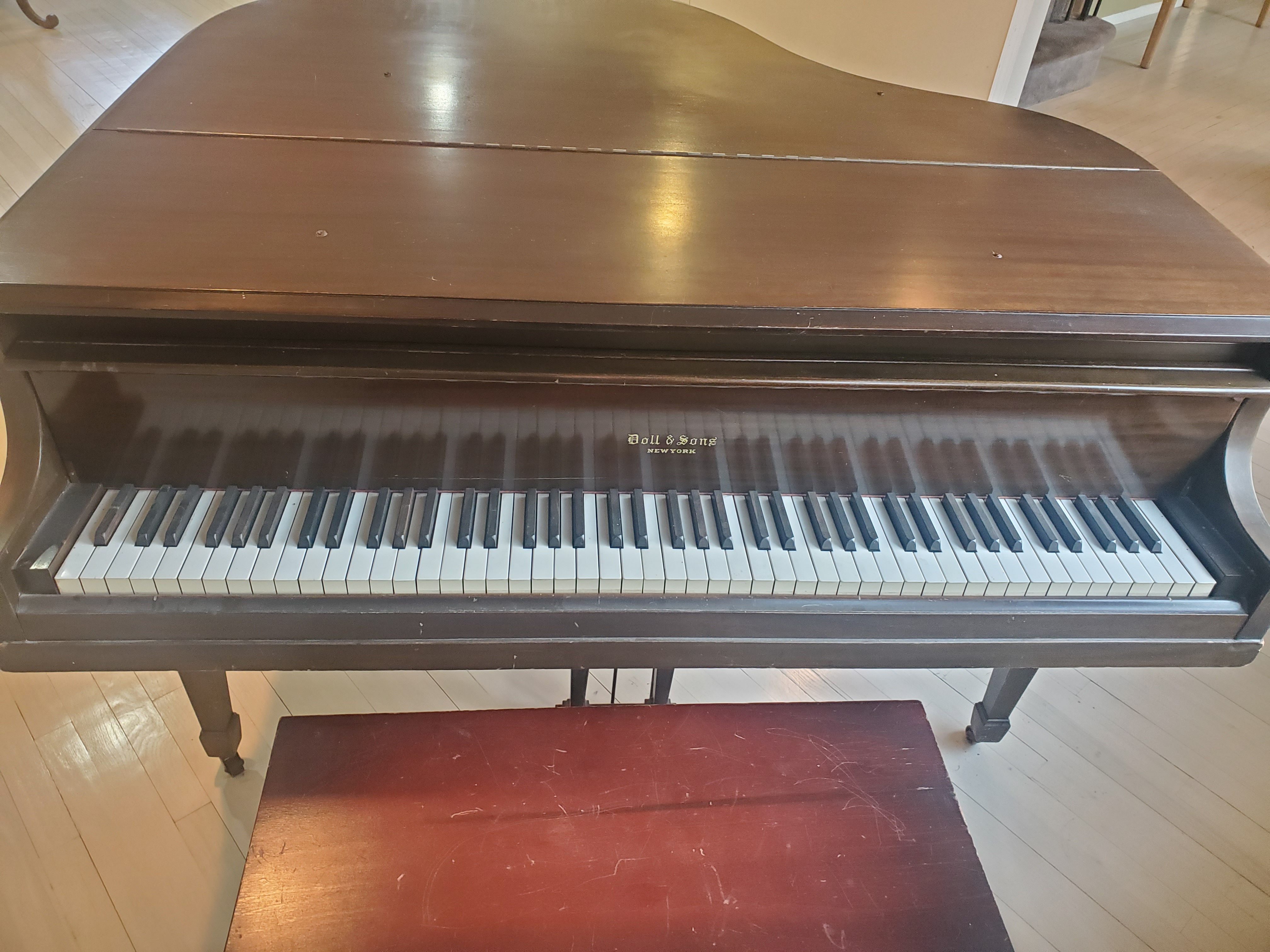 Baby Grand Piano, 88 keys, 3 footpads for Sale!