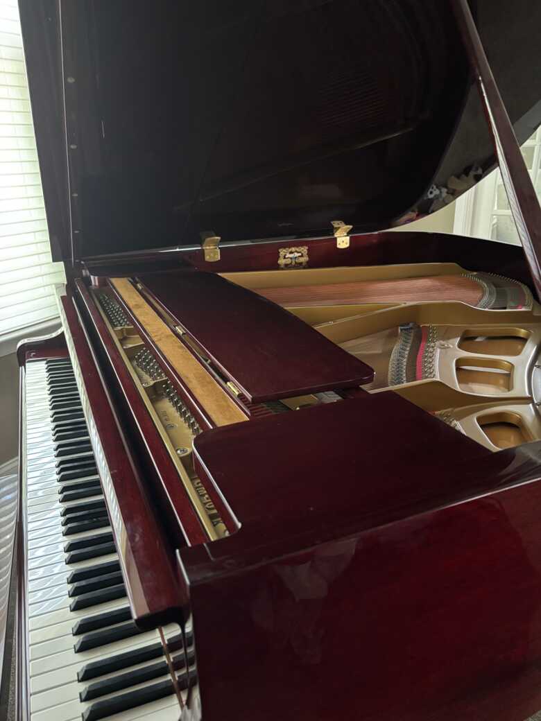 Kawai GM-10K Baby Grand Piano – High Polish Cherry