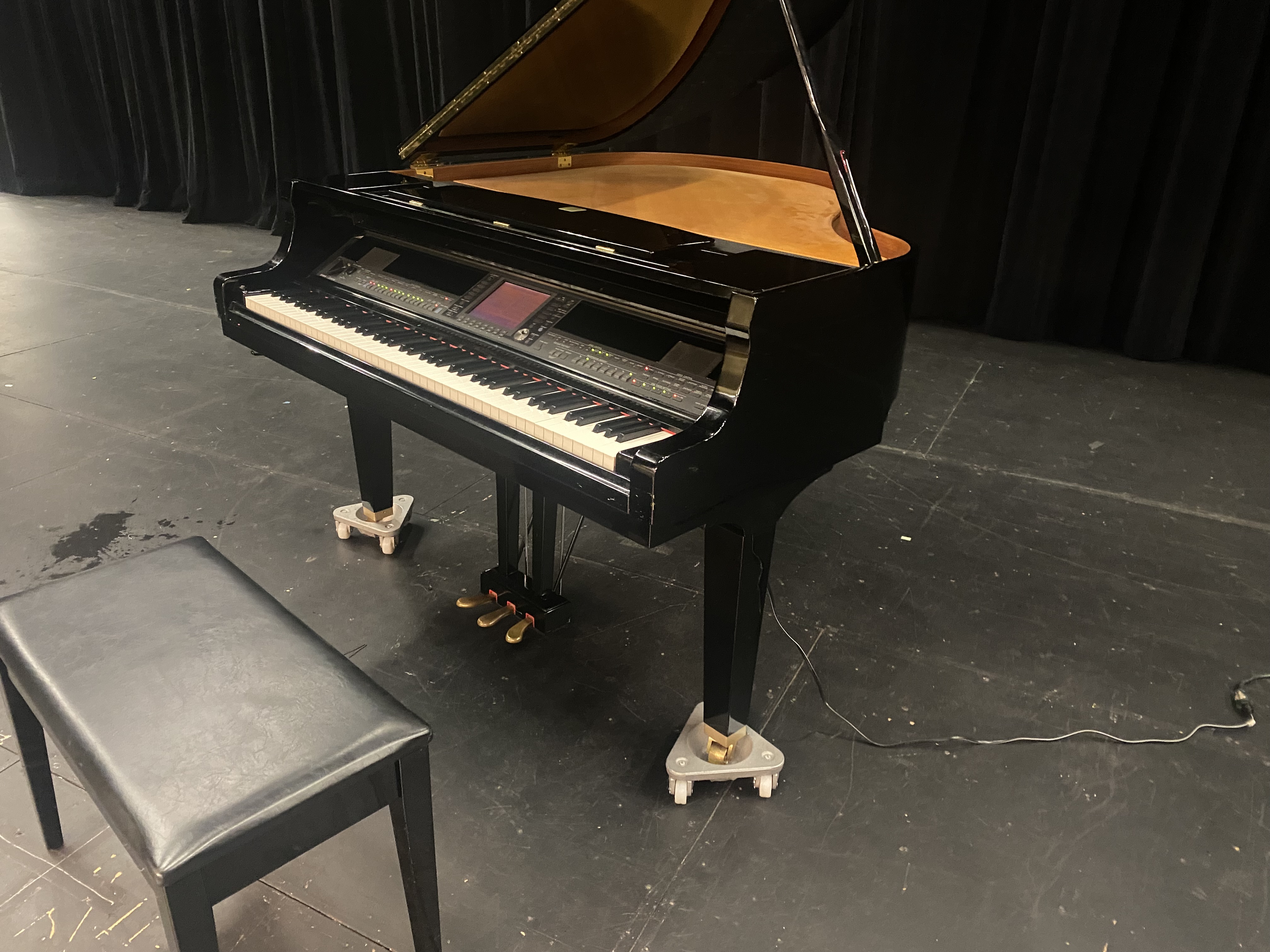 Yamaha Clavinova CGP-1000 Digital Baby Grand Piano – Polishe
