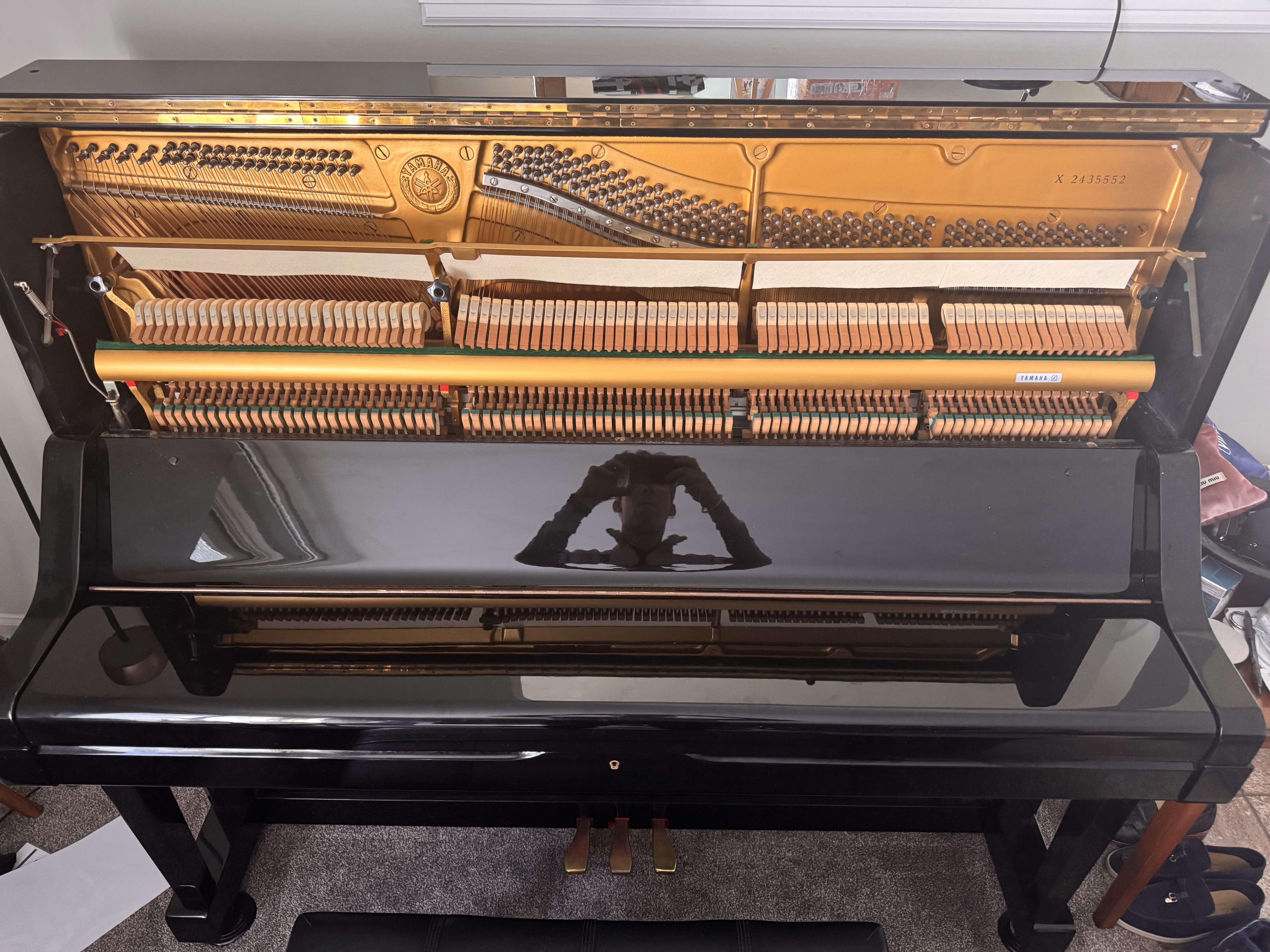 Yamaha Professional Upright Piano 52” Japan Made Black Polis