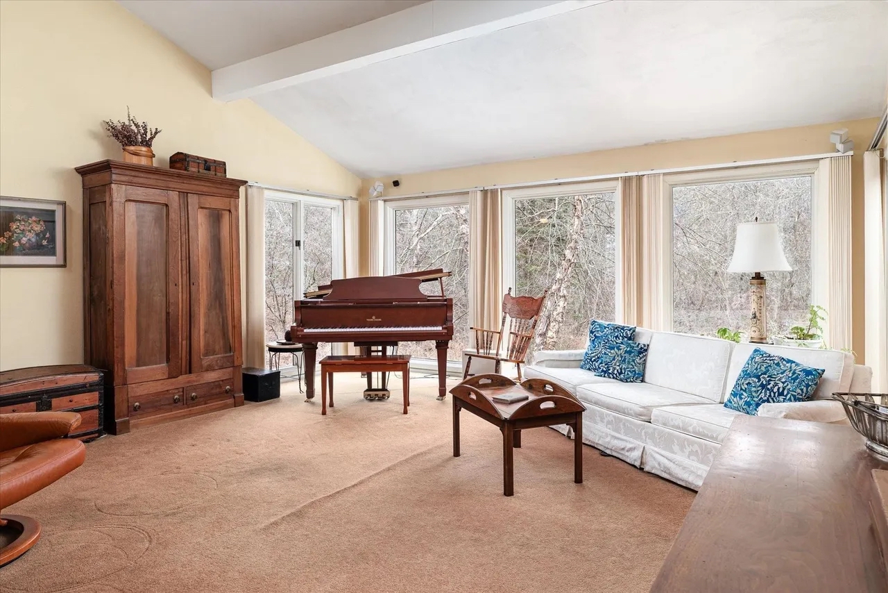  Pristine Young Chang Pramberger Series Grand