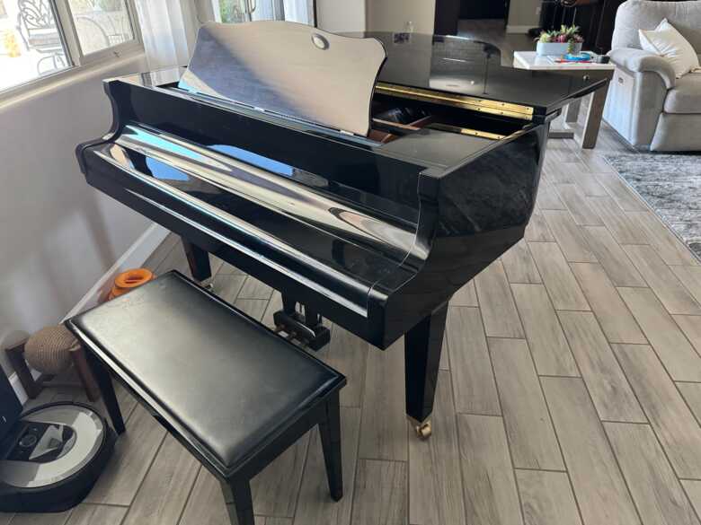Yamaha GP1 Baby Grand Piano