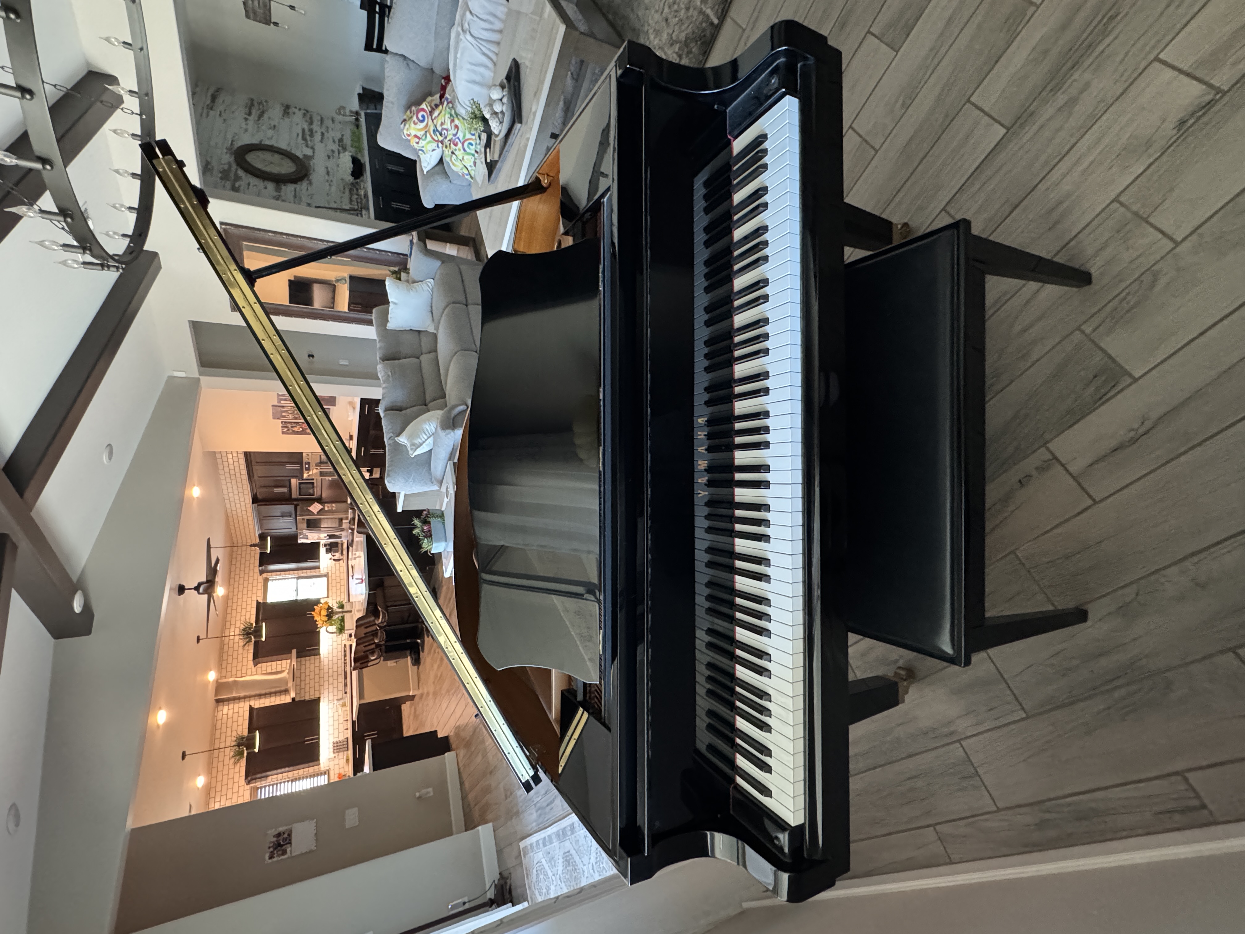 Yamaha GP1 Baby Grand Piano