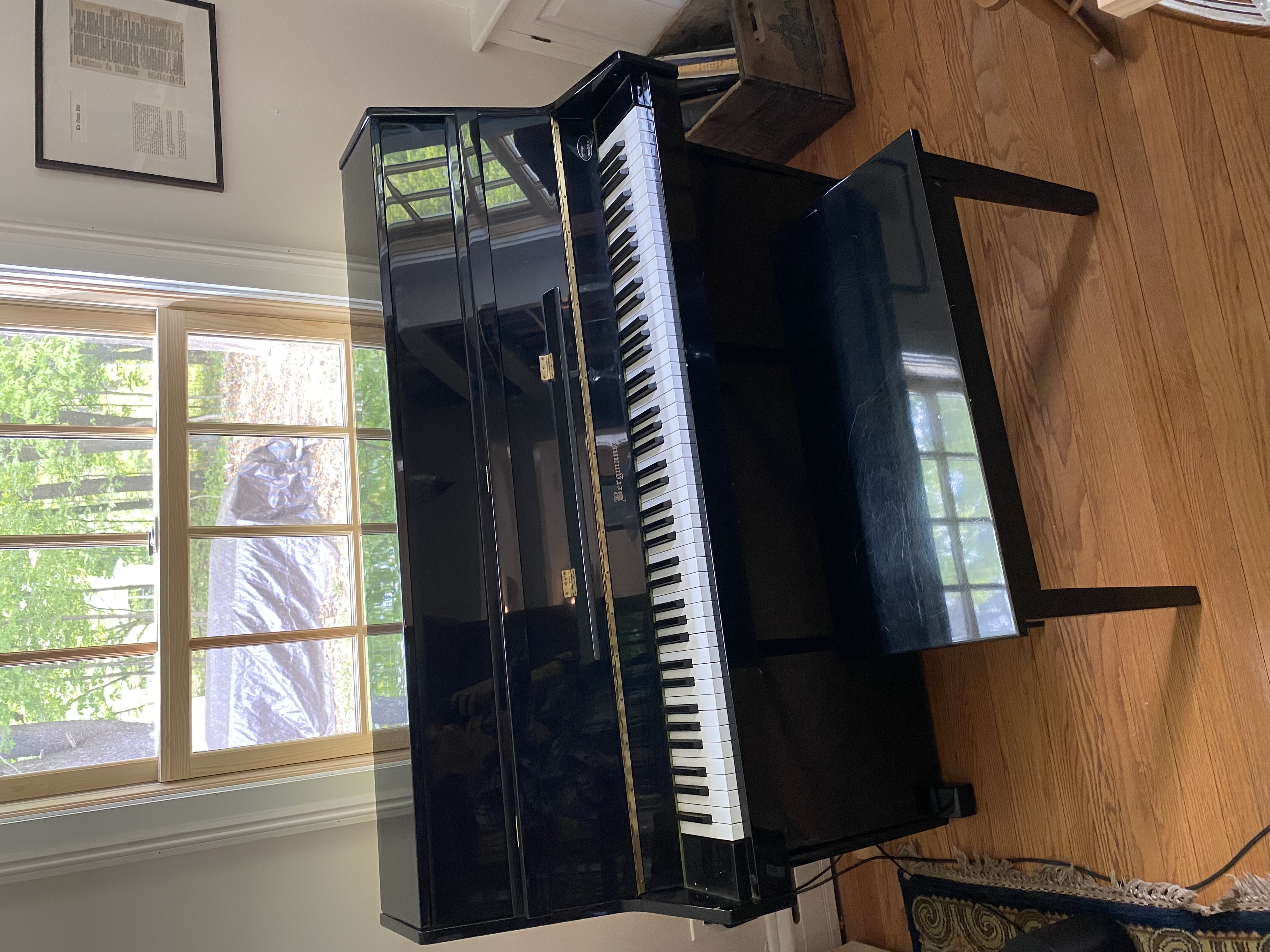Bergmann Upright Piano E-109 – Polished Ebony – w/bench
