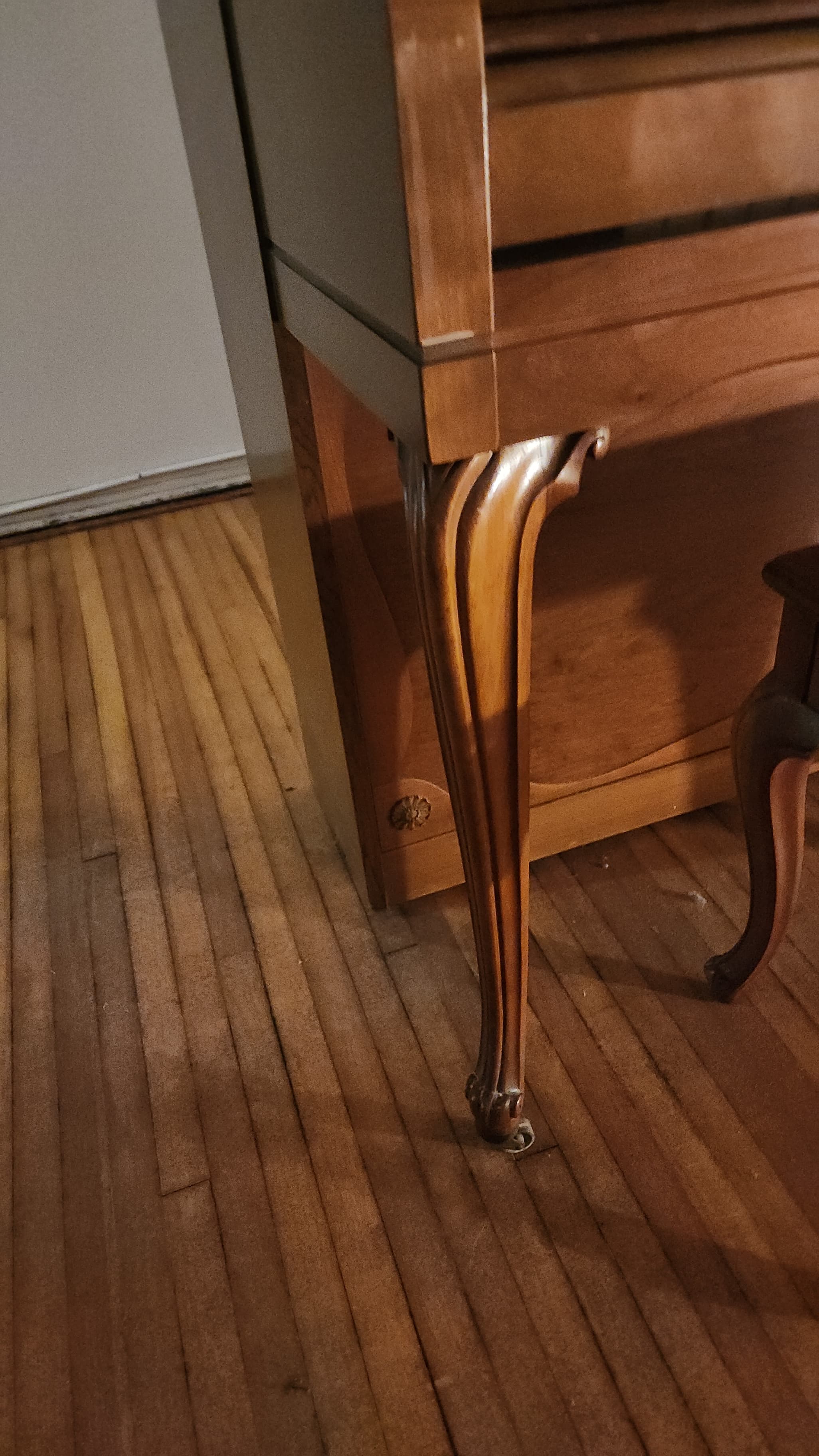 Classic Wurlitzer Upright | Rich & Timeless Craftsmanship 