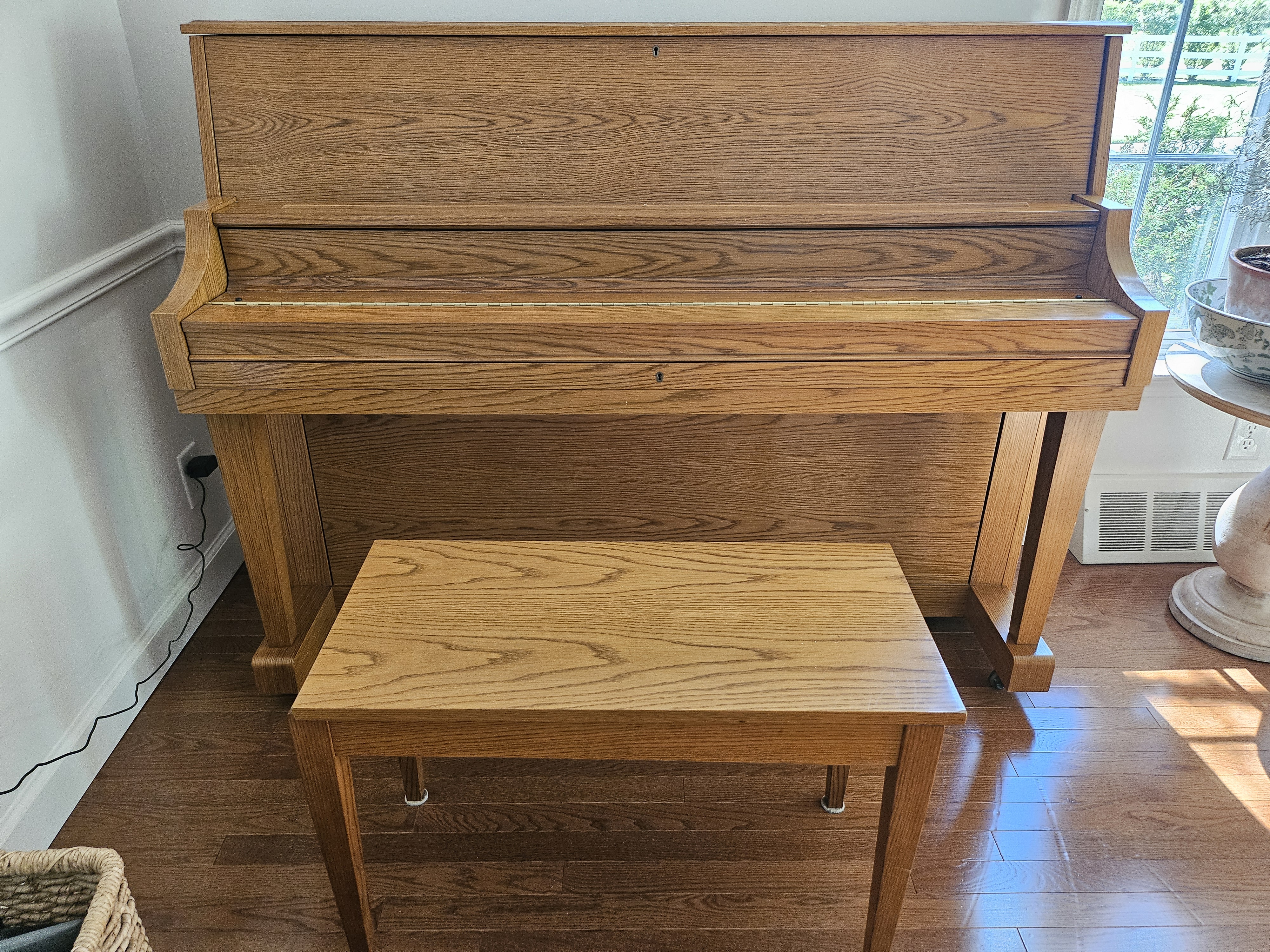 Boston UP‑118S Upright Piano – 2006 – Satin Oak – Excellent