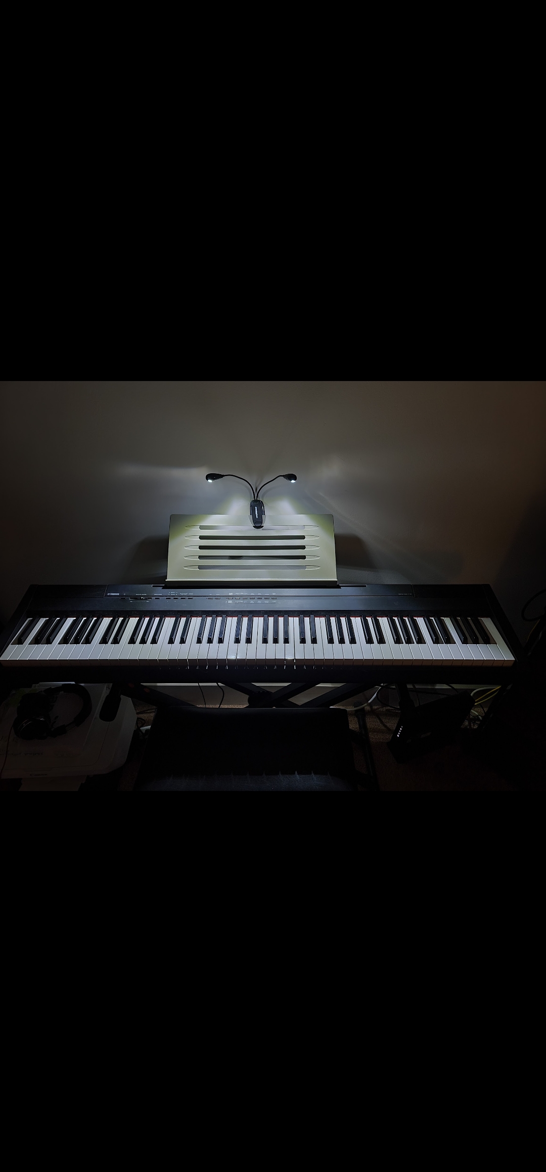 Yamaha P-105 Full Bundle Package