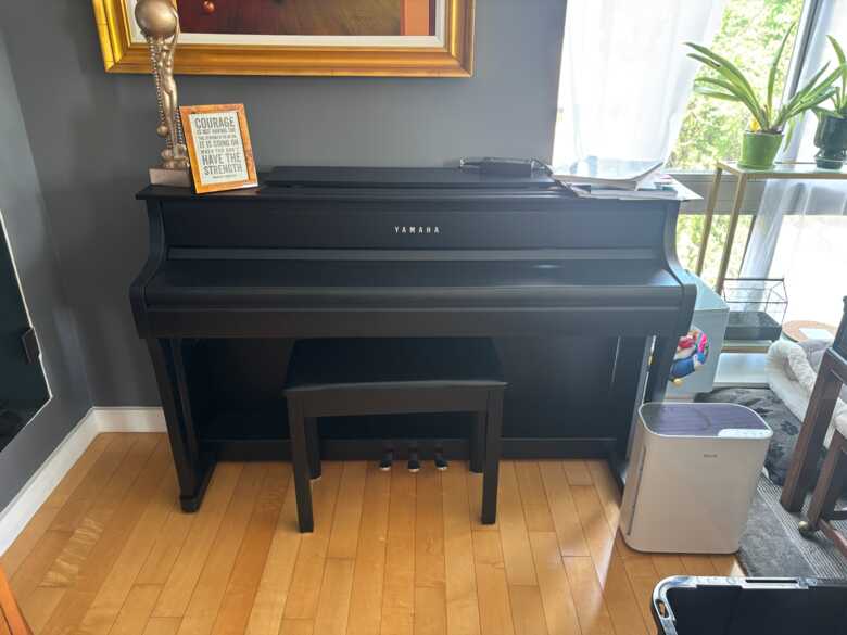 Yamaha CLP-875 B