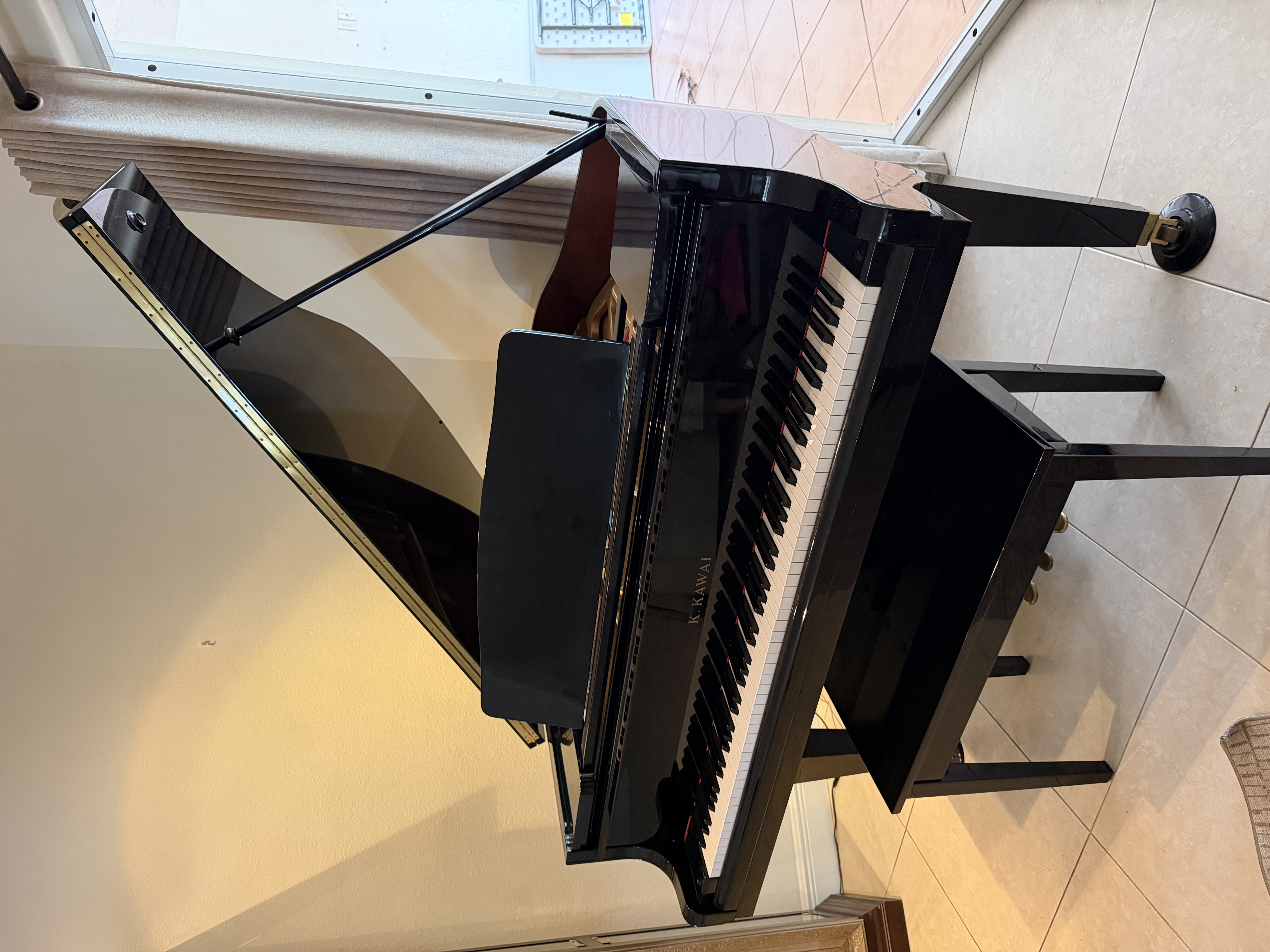 Like new Baby Grand