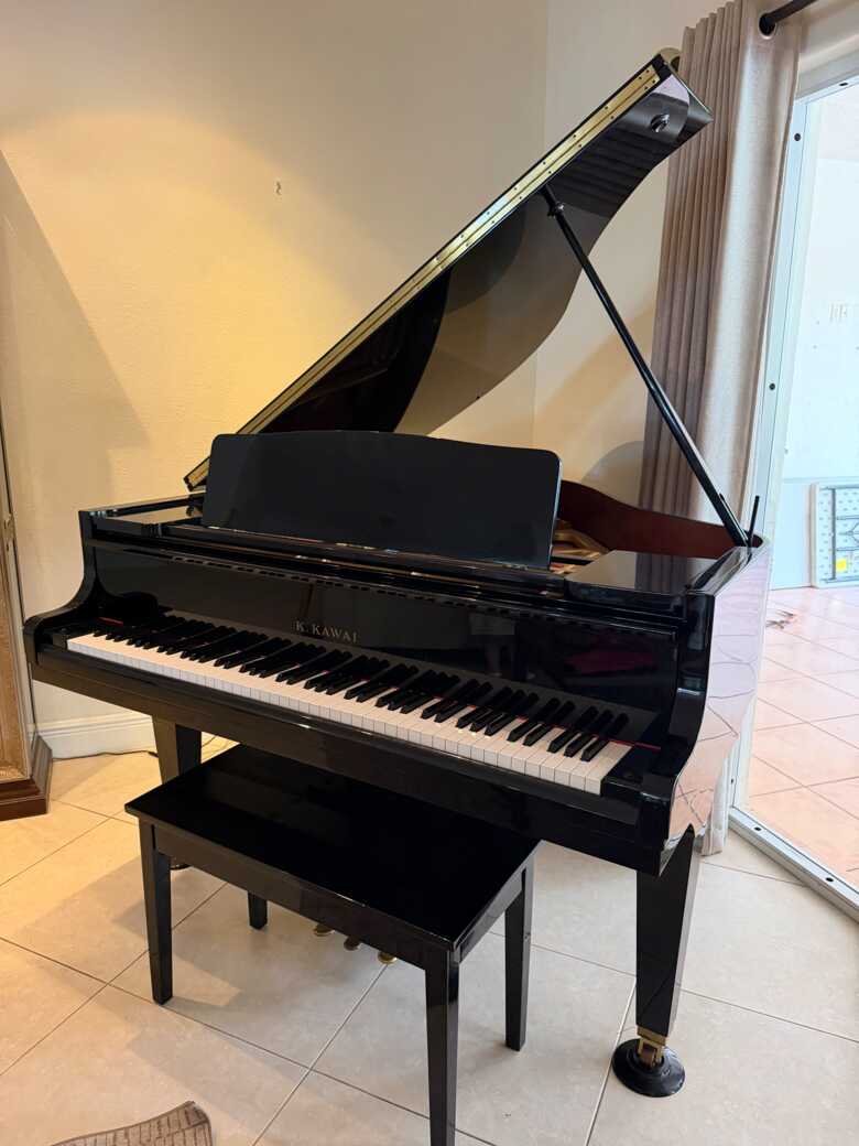 Like new Baby Grand
