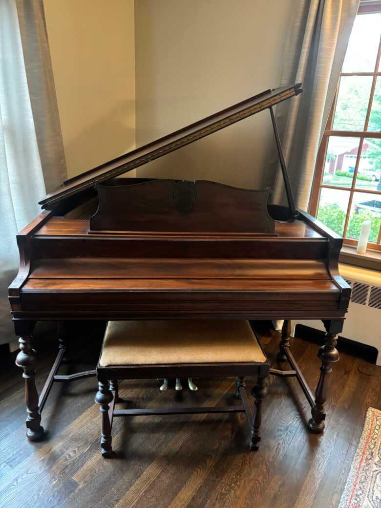 Vintage original condition chickering  baby grand 