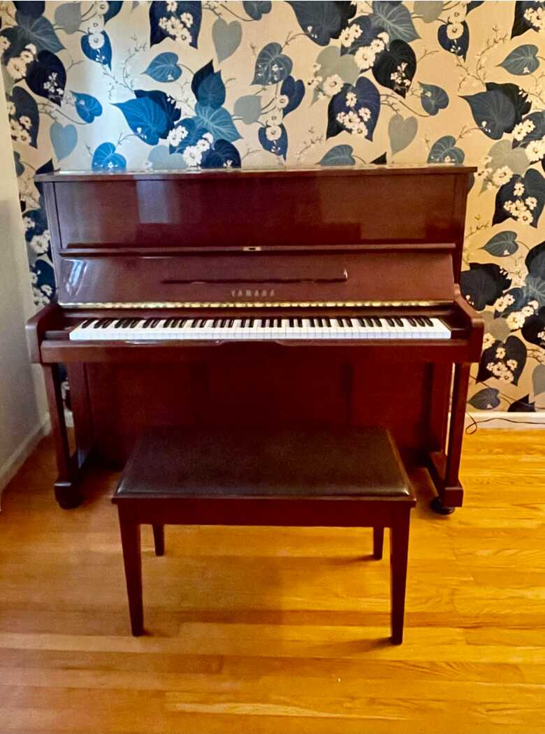 Beautiful Yamaha Upright U1E piano 