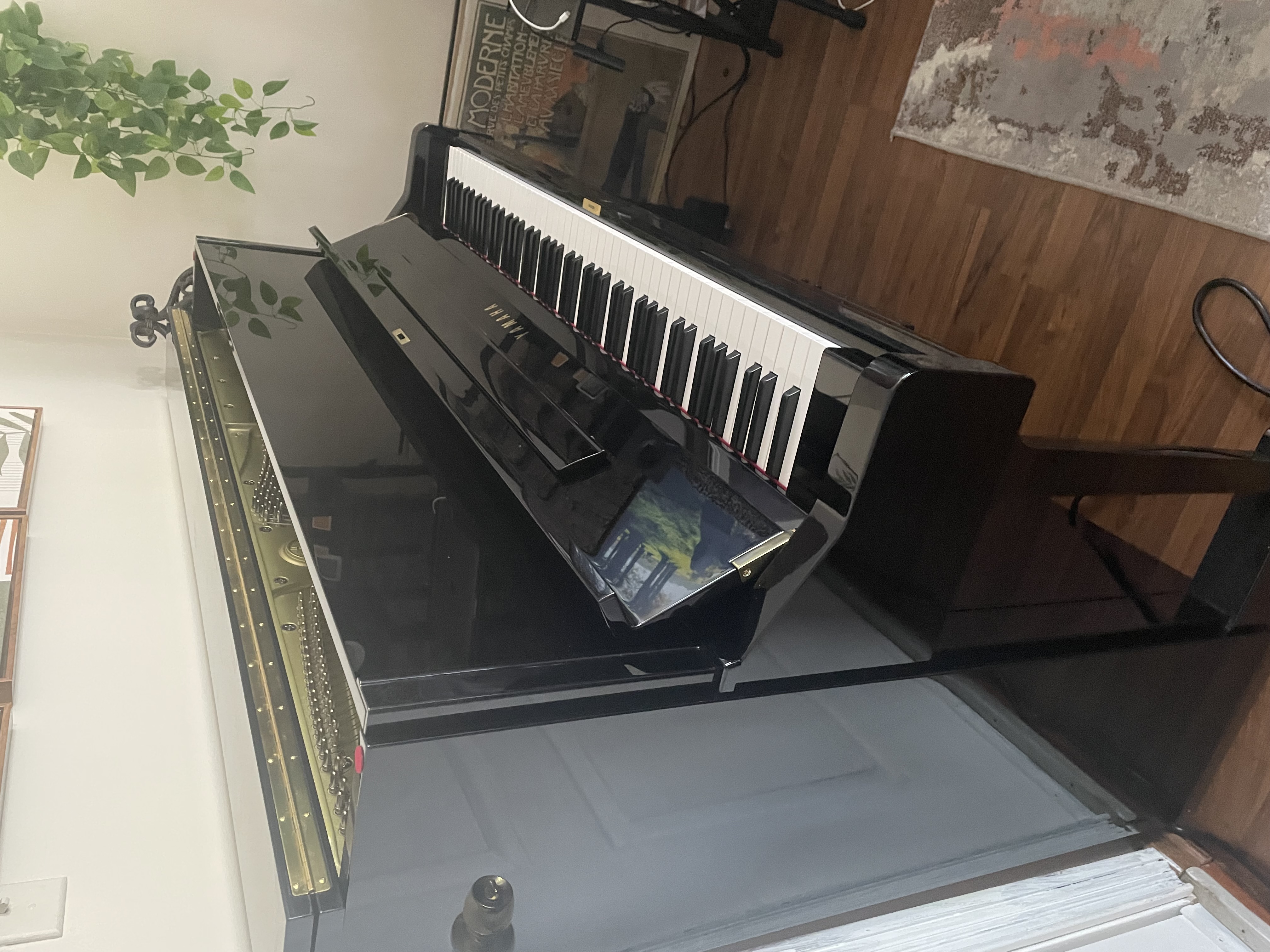 Yamaha U1TA2 Upright Piano (Black) - Excellent Condition