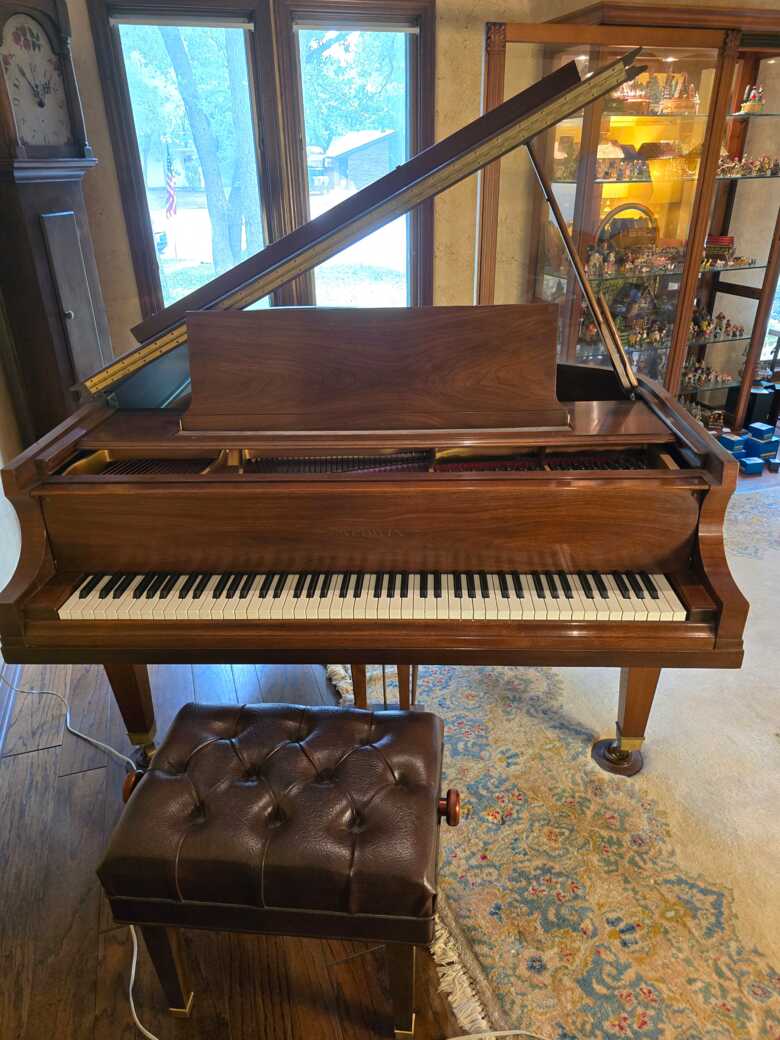 Beautiful Baldwin from a professional musician's home