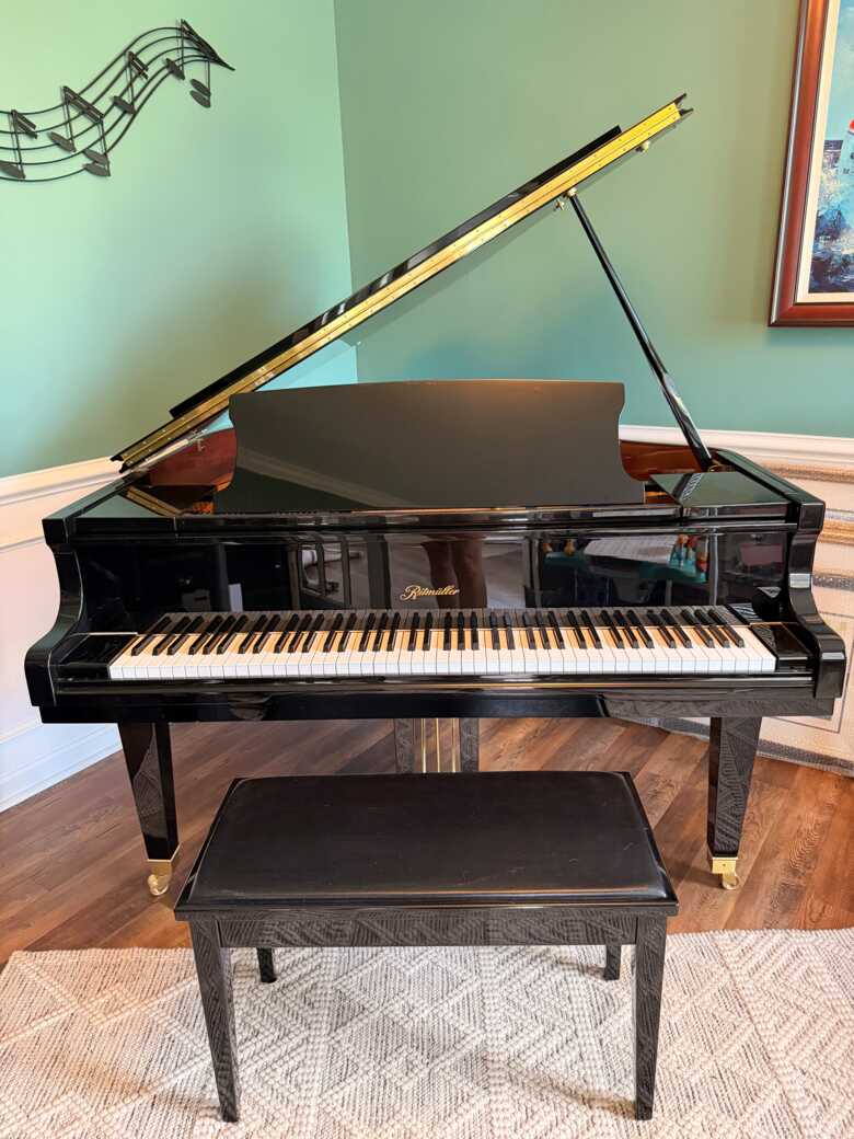 Lightly used Grand Piano - Excellent Condition