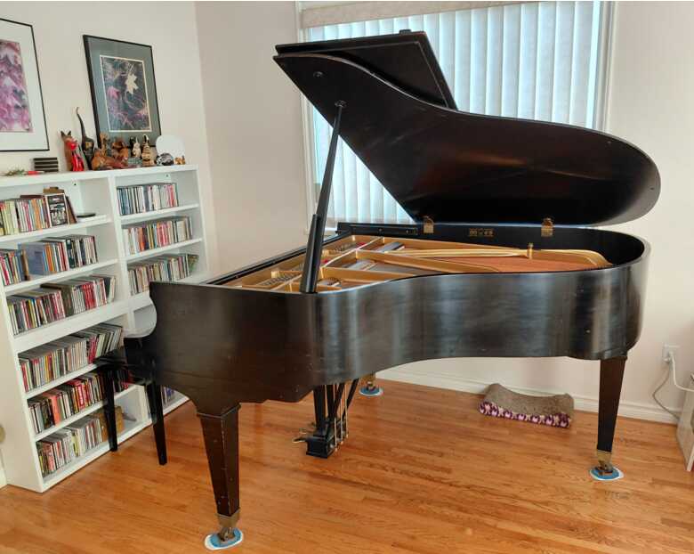 1982 Baldwin Grand Piano 5'8" Black