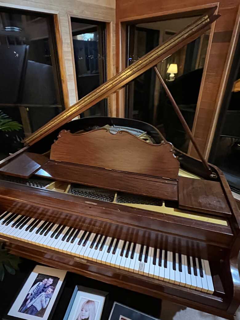 Beautiful Mason Risch 6’ Grand