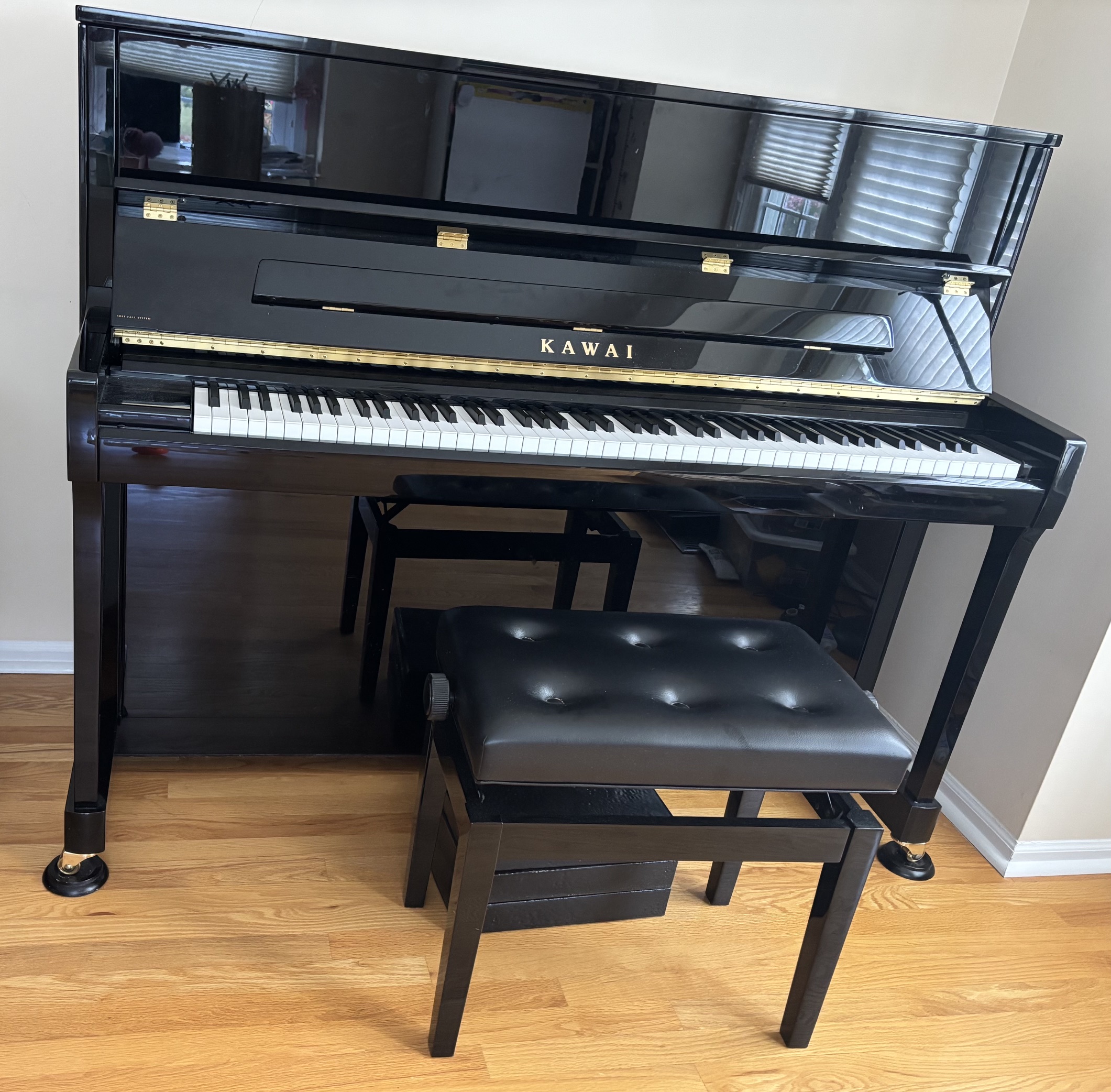 2019 Kawai K-300 Upright – Excellent Condition, Warm Tone