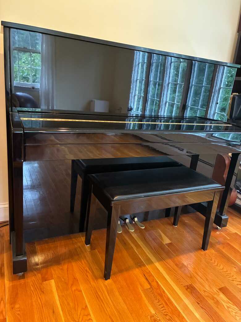 Yamaha Upright Piano T121 (made in Japan)