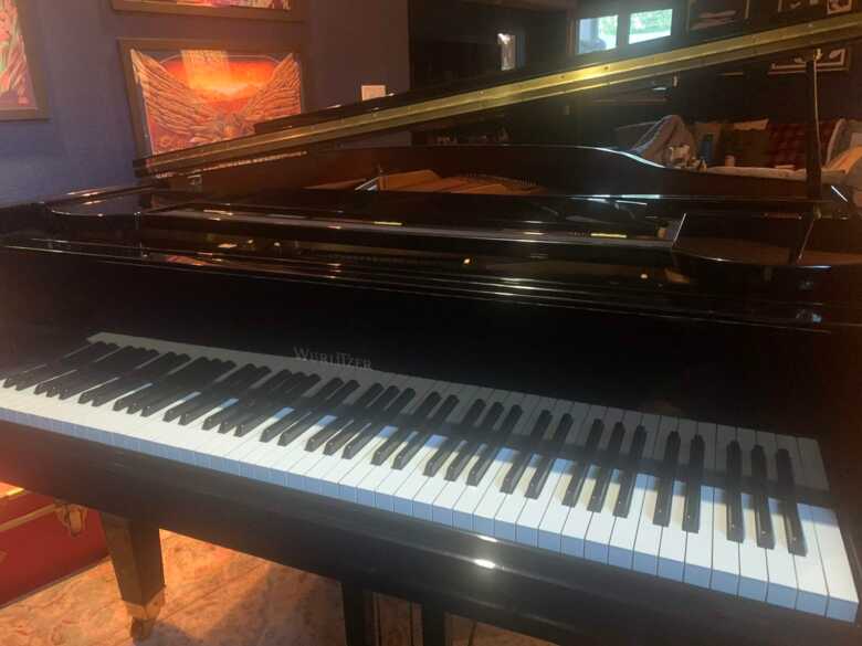 Wurlitzer C173 5'8" Baby Grand Piano