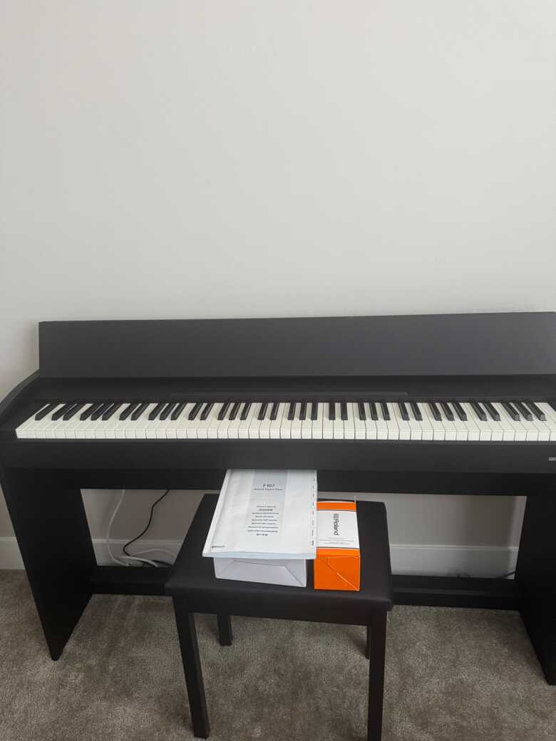 PERFECT DIGITAL PIANO WITH BENCH AND HEADPHONES