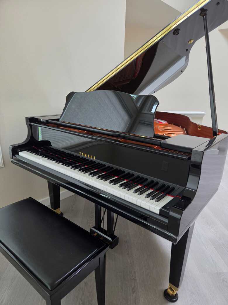 2024 Yamaha GC1 Grand Piano – Like-New, One Owner