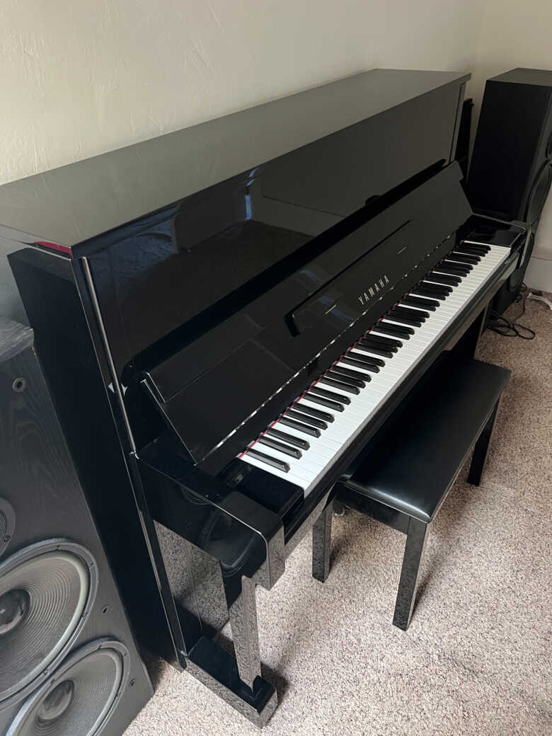 Yamaha b3 Upright - Pristine Condition - Aggressively Priced