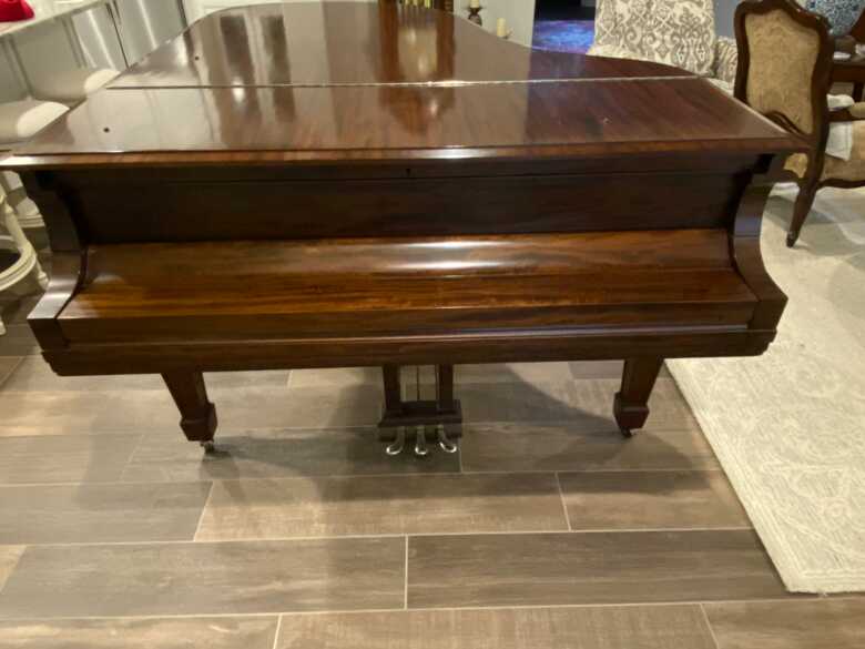 Steinway Studio Grand