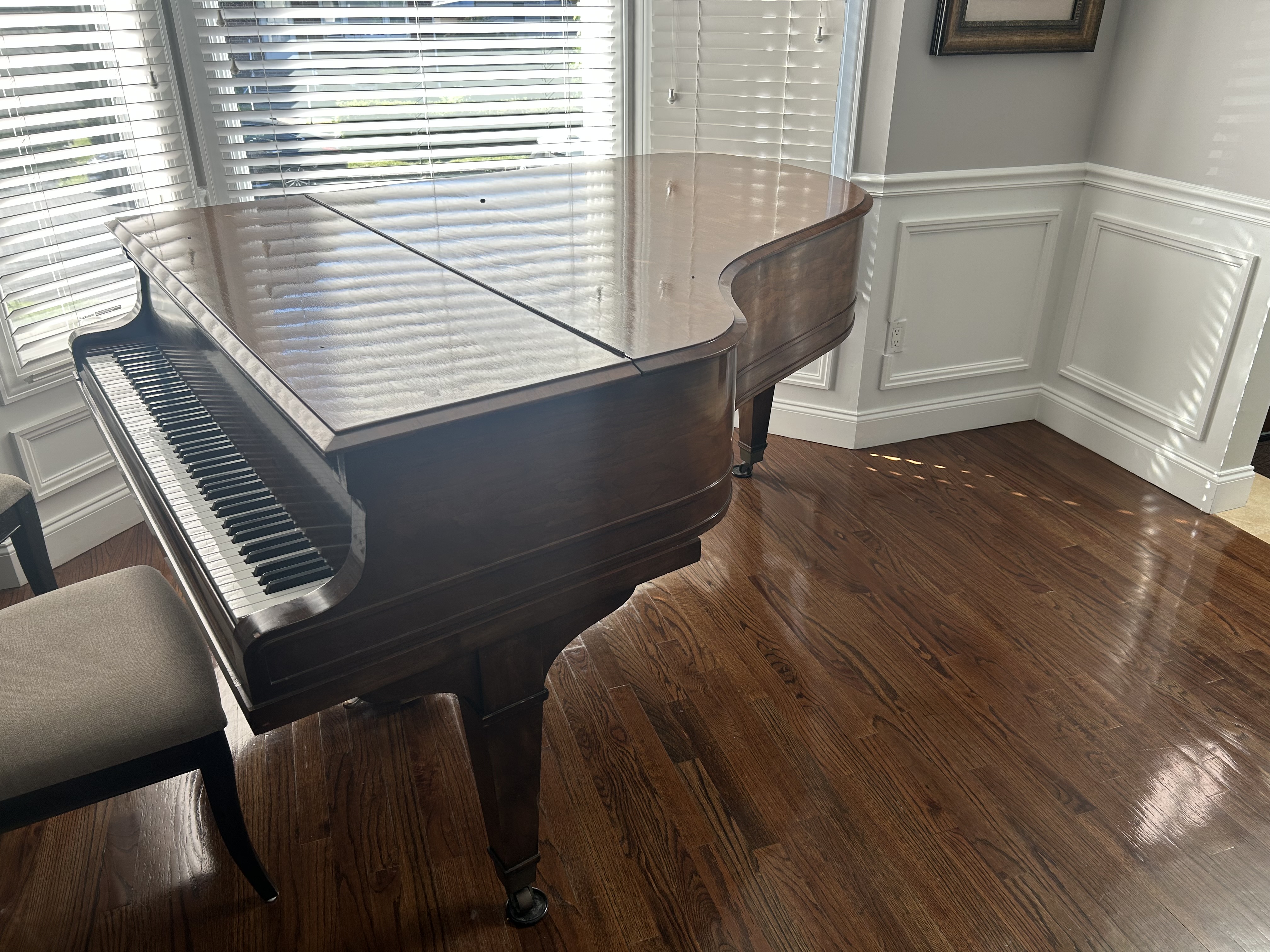 Baldwin 1930s era Baby Grand. Good condition 