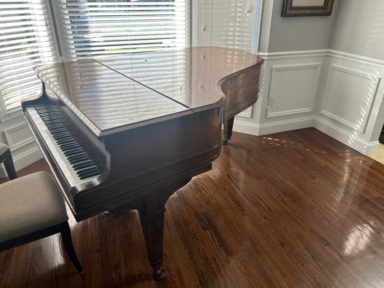 Baldwin 1930s era Baby Grand. Good condition 