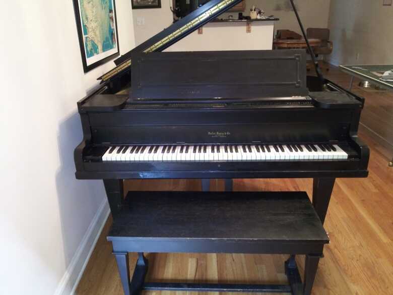 1921 Hallet-Davis baby grand piano